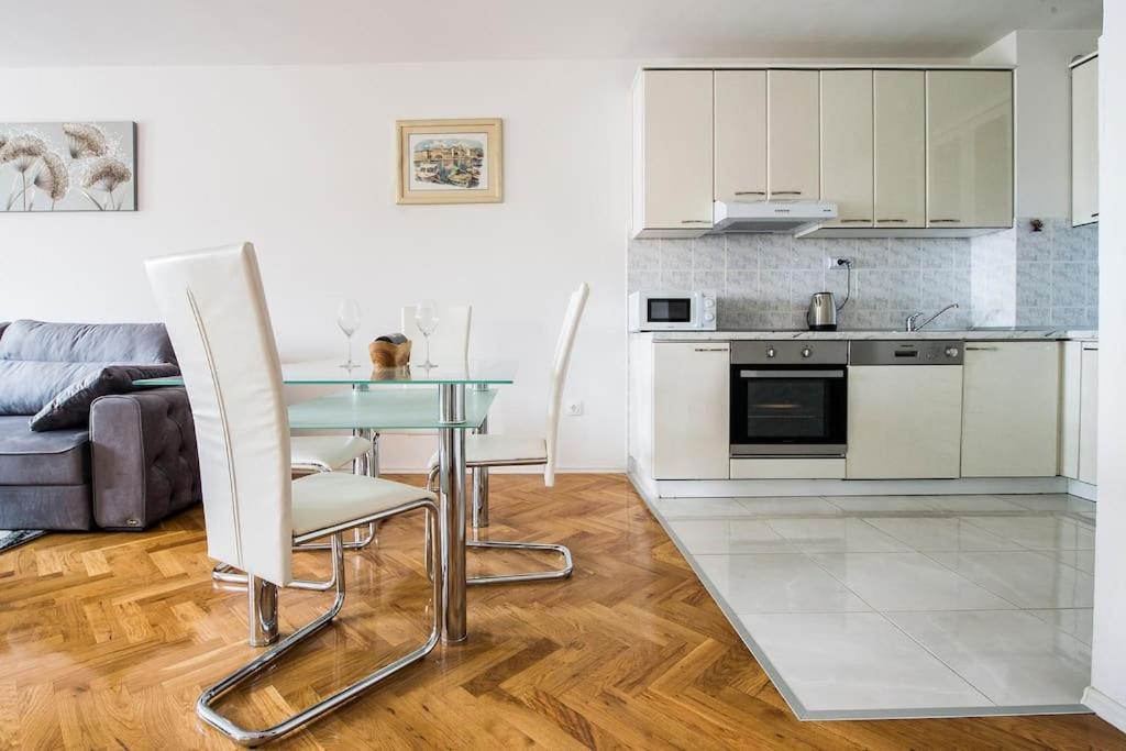 Apartment Jully Podstrana Zewnętrze zdjęcie