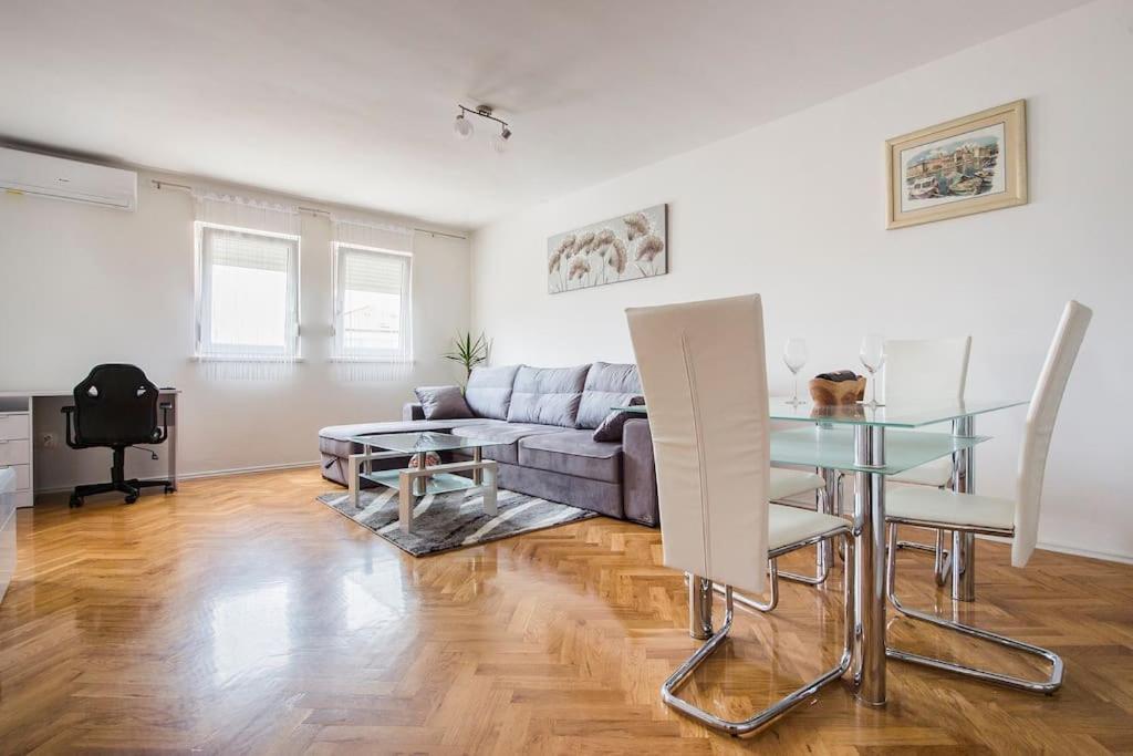 Apartment Jully Podstrana Zewnętrze zdjęcie